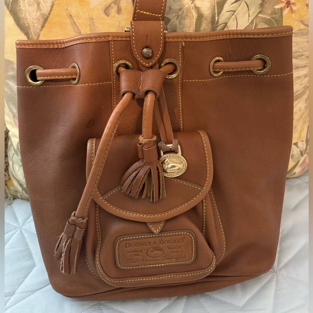 Sale!  Vintage Dooney & Bourke leather bag